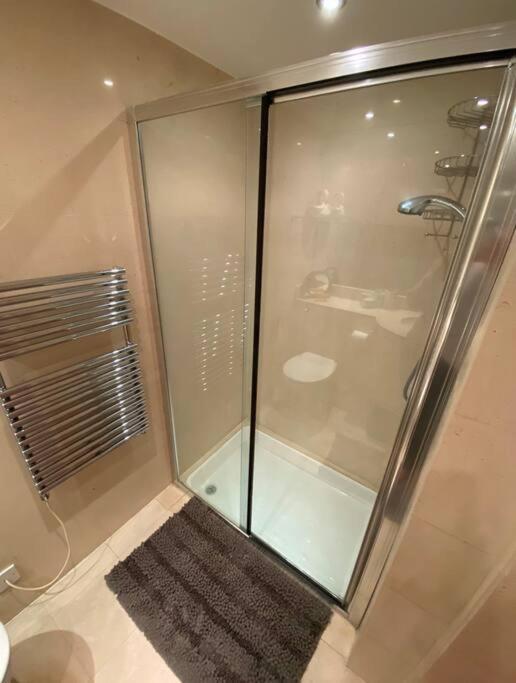 Spacious Flat In The Most Desirable Area Of Londres Extérieur photo
